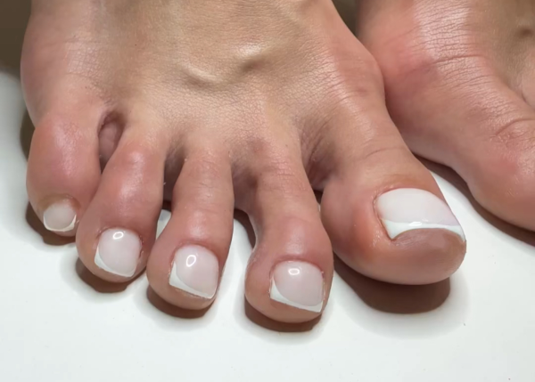 Педикюр у салоні краси Benj (Бендж)